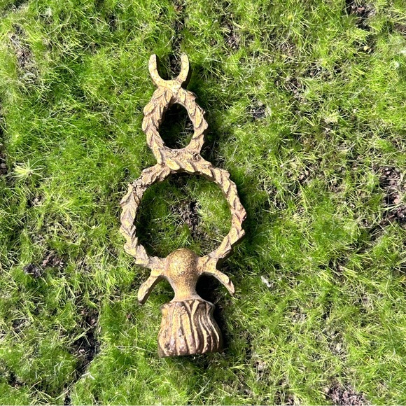 Antique Vintage gold ornate lamp finial - Picture 3 of 9